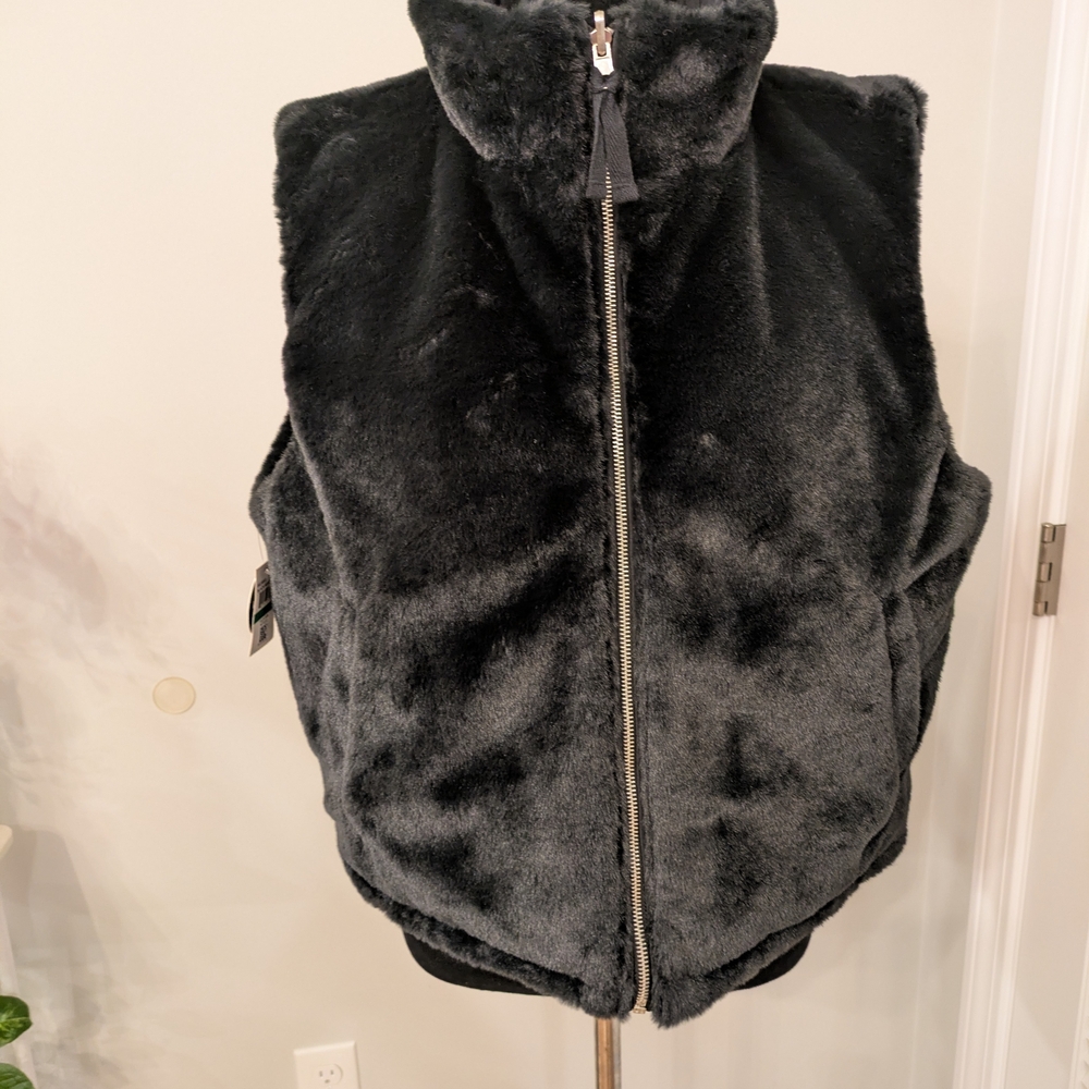. Black Beauty Reversible Black Faux Fur Vest Size L